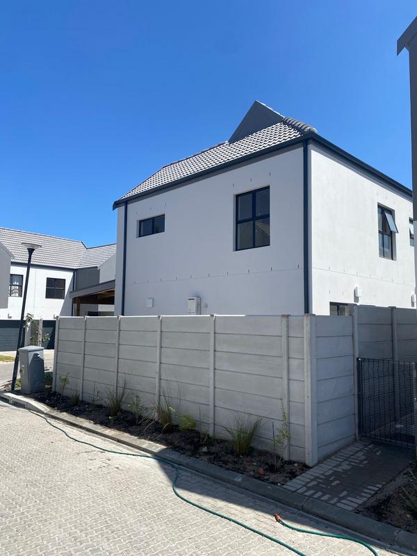 3 Bedroom Property for Sale in Silver Oaks Western Cape